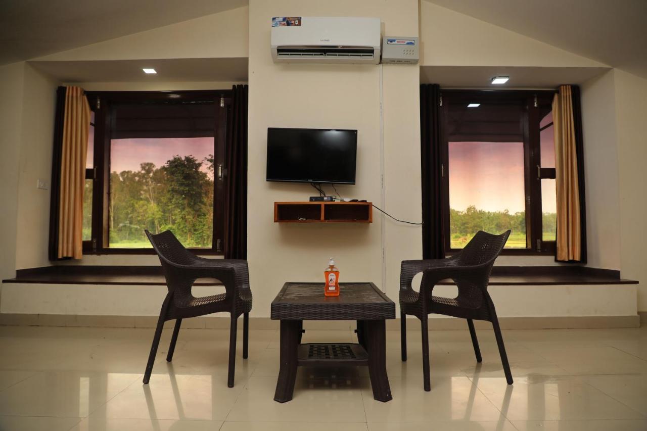 Corbett Treat Resort Рамнаґар Екстер'єр фото