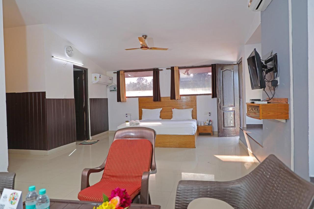 Corbett Treat Resort Рамнаґар Екстер'єр фото