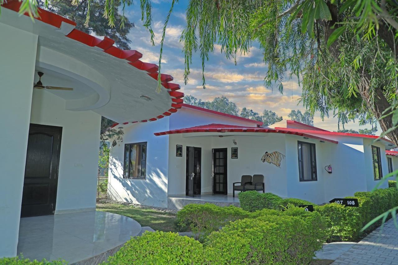 Corbett Treat Resort Рамнаґар Екстер'єр фото
