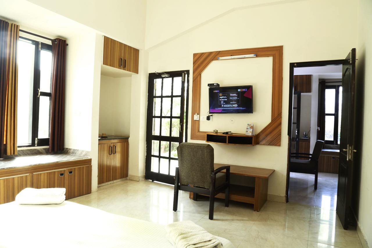Corbett Treat Resort Рамнаґар Екстер'єр фото